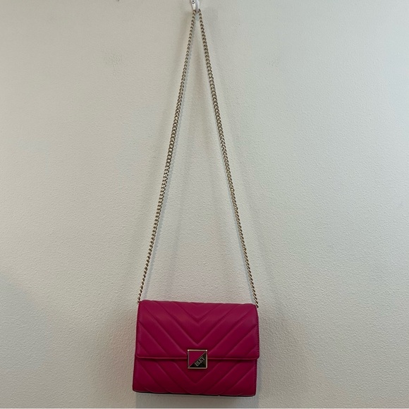 DKNY | Devon Clutch & Crossbody Quilted Hot Pink - Picture 5 of 12